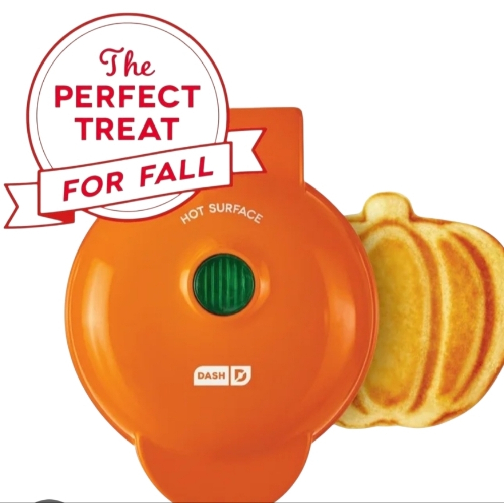 NIB DASH Orange Pumpkin Mini Waffle Maker
